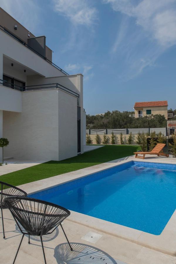 Villa Magna Luxury Apartments Муртер Екстер'єр фото
